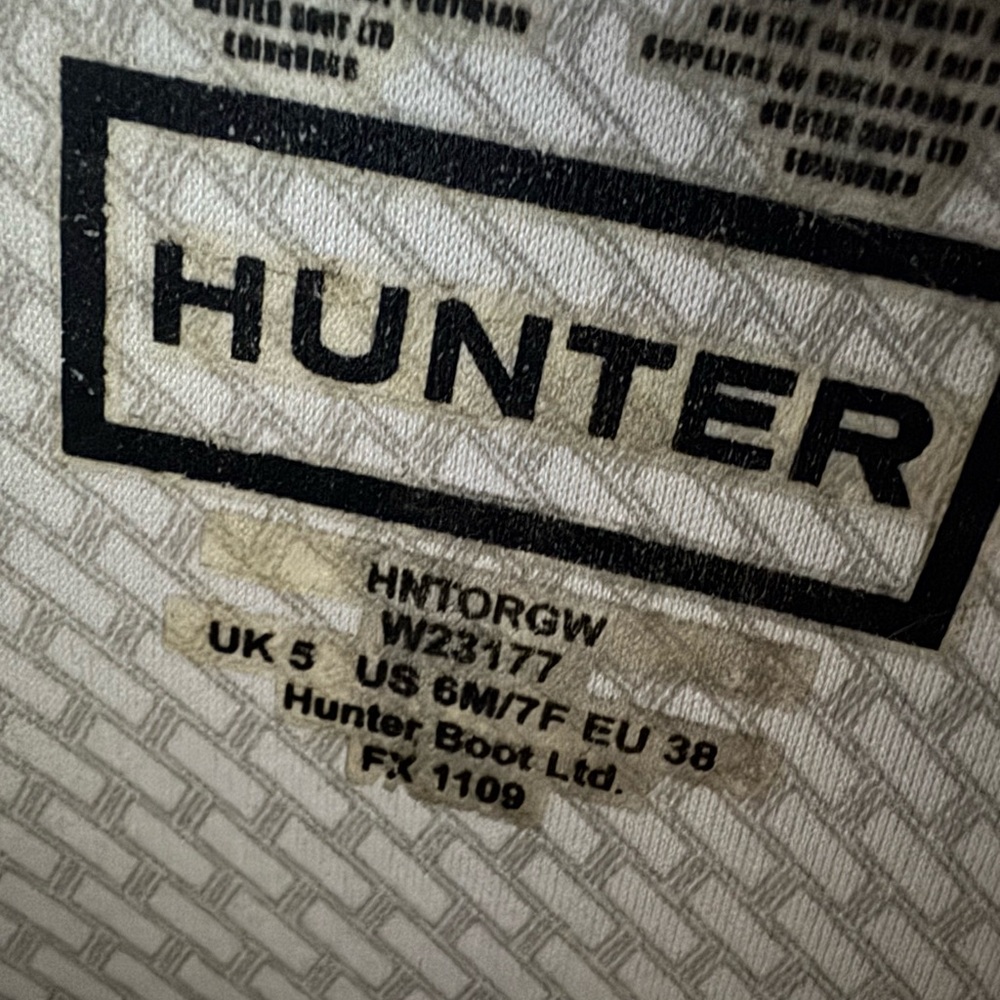 Hunter White Logo Rain Boot Interior Label - Picture 3 of 3